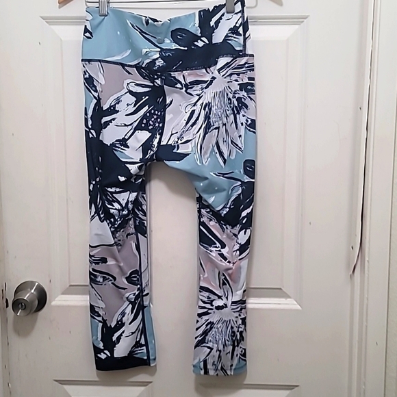 APANA WOMEN'S ATHLETIC PASTEL FLORAL SOFT HIGH RISE LEGGINGS BLUE SIZE M - Picture 3 of 7
